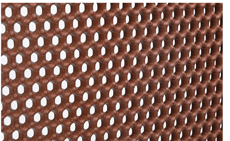 ハニカム状の穴のアップ