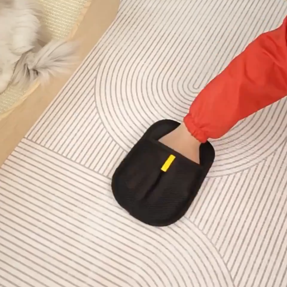 ラグの上で使っているところ